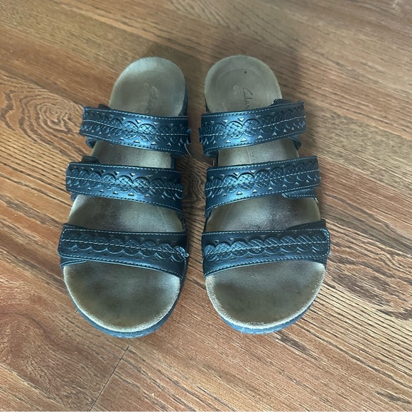 Clarks black Comfort Sandals - Picture 1 of 3